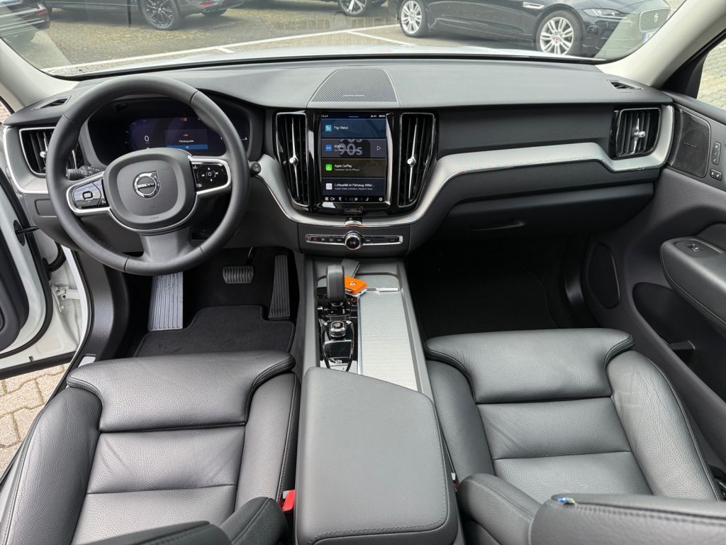 Volvo XC60 T6 AWD Recharge Plus - Samsaru's Car Outlet