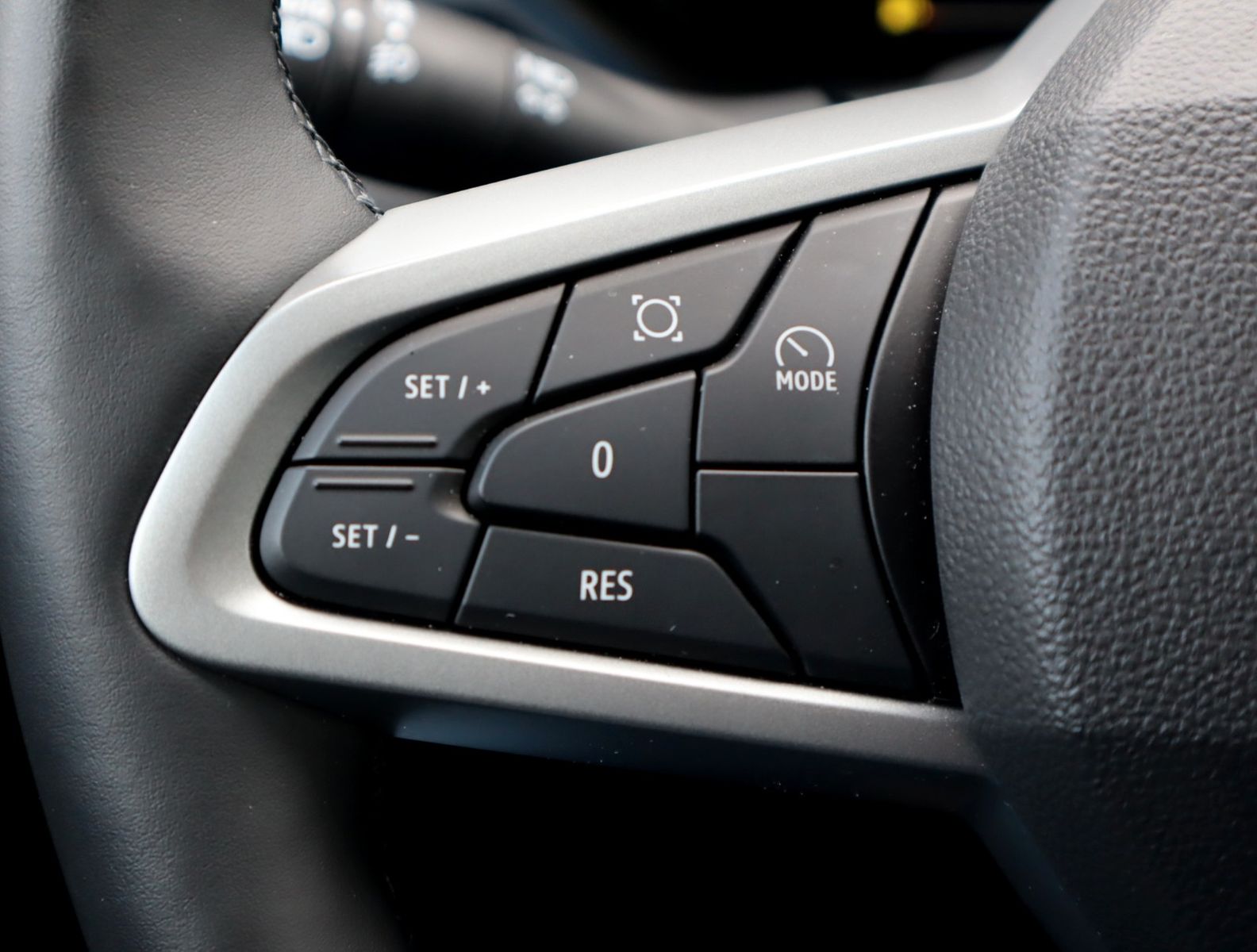 Dacia Duster III Hybrid 140 Journey - Samsaru's Car Outlet