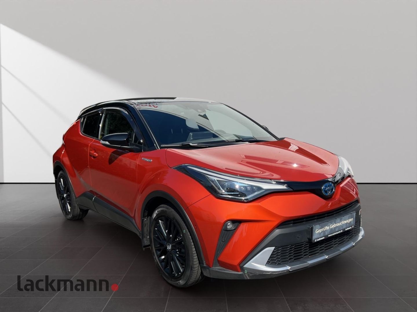 Toyota C-HR 2.0 Hybrid Orange Edition - Samsaru's Car Outlet