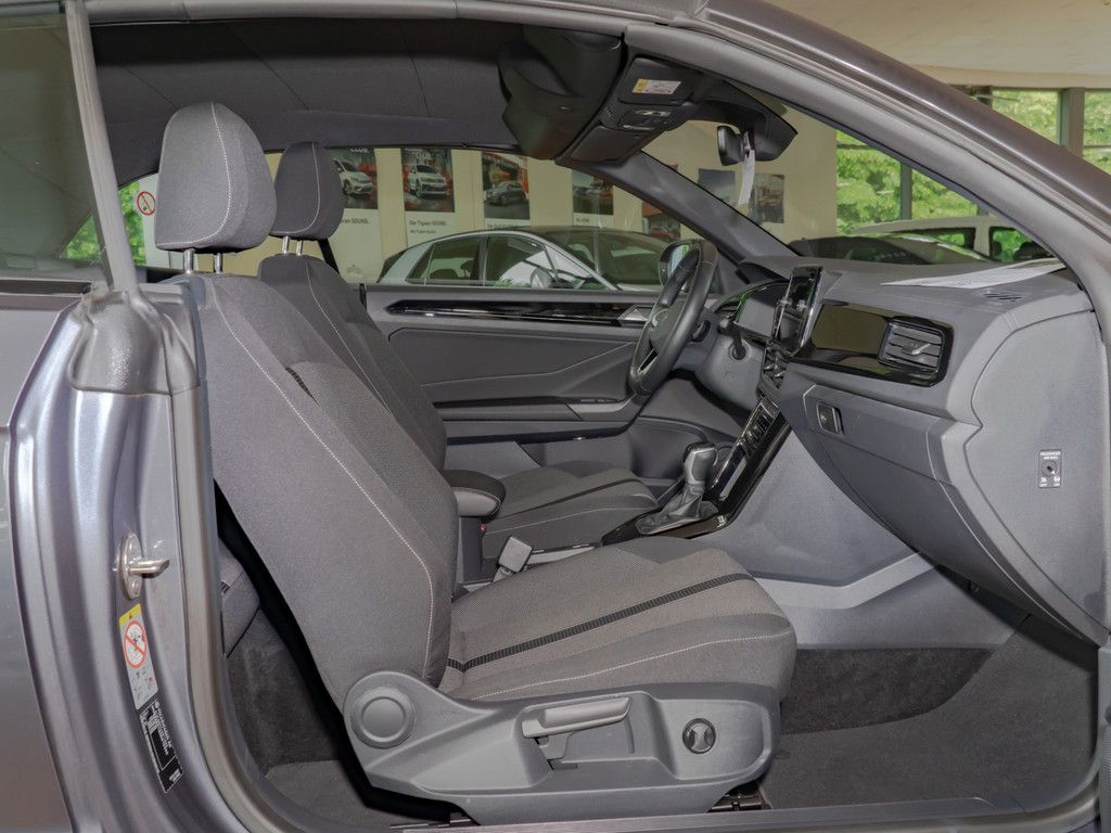 Volkswagen T-Roc 1.5 TSI Style - Samsaru's Car Outlet