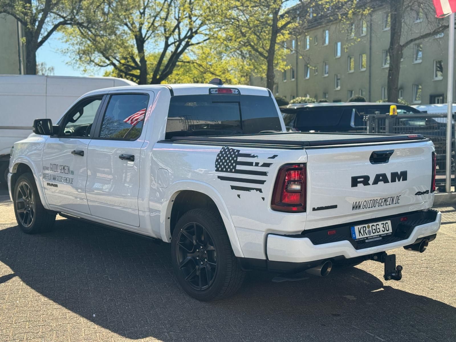 Dodge RAM Laramie Night + Luftfederung + elektr. Tritt