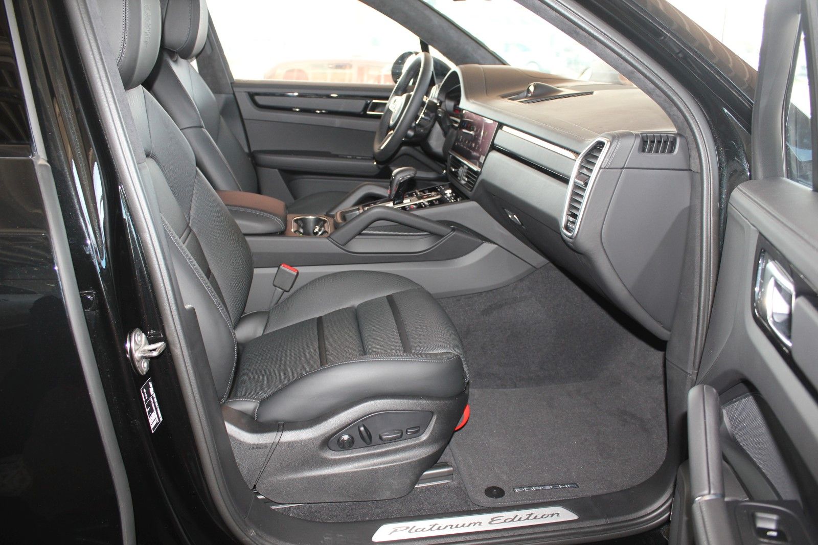 Porsche Cayenne E-Hybrid Platinum Edition/NightV/PASM