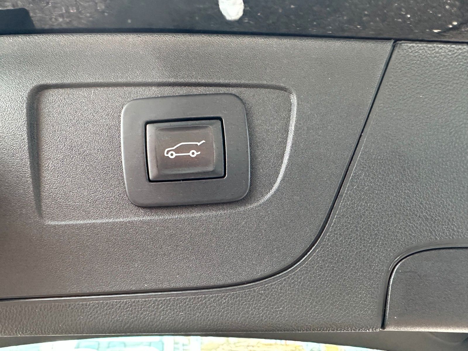 Opel Insignia B Sports Tourer Business - Samsaru's Car Outlet