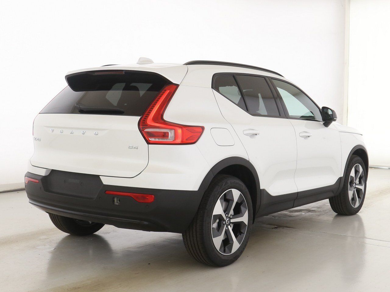 Volvo XC40 B4 Autom. Ultra Dark - Samsaru's Car Outlet