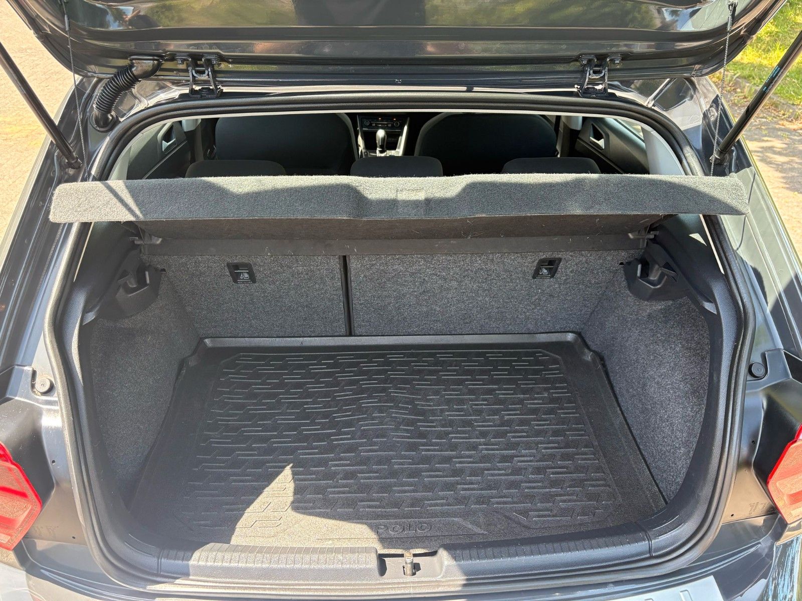 Volkswagen Polo 1.0 TSI - Samsaru's Car Outlet
