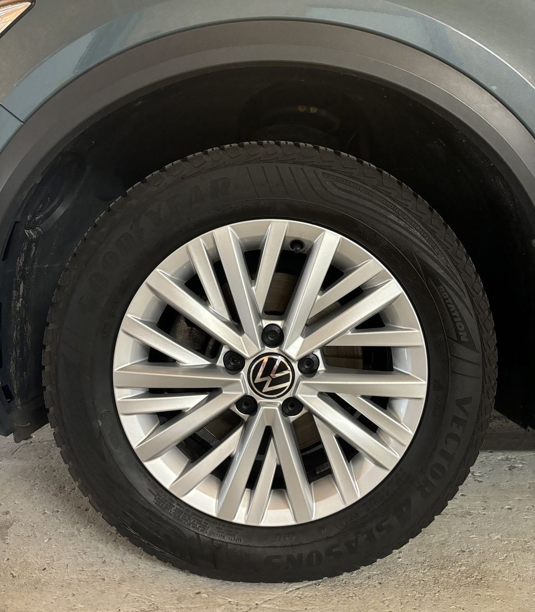 Volkswagen T-Roc Life - Samsaru's Car Outlet