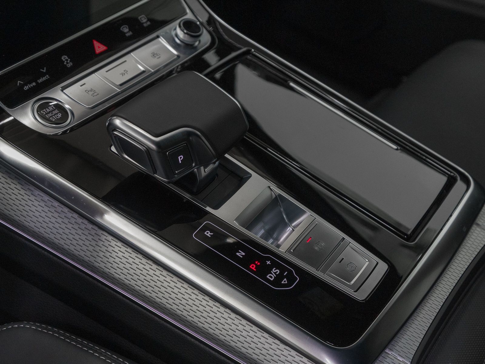 Audi Q7 60 TFSIe Q NP121 LM22 PANO RAUTE HD-MATRIX