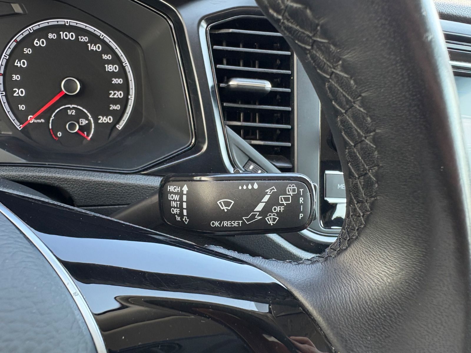 Volkswagen T-Roc - Samsaru's Car Outlet