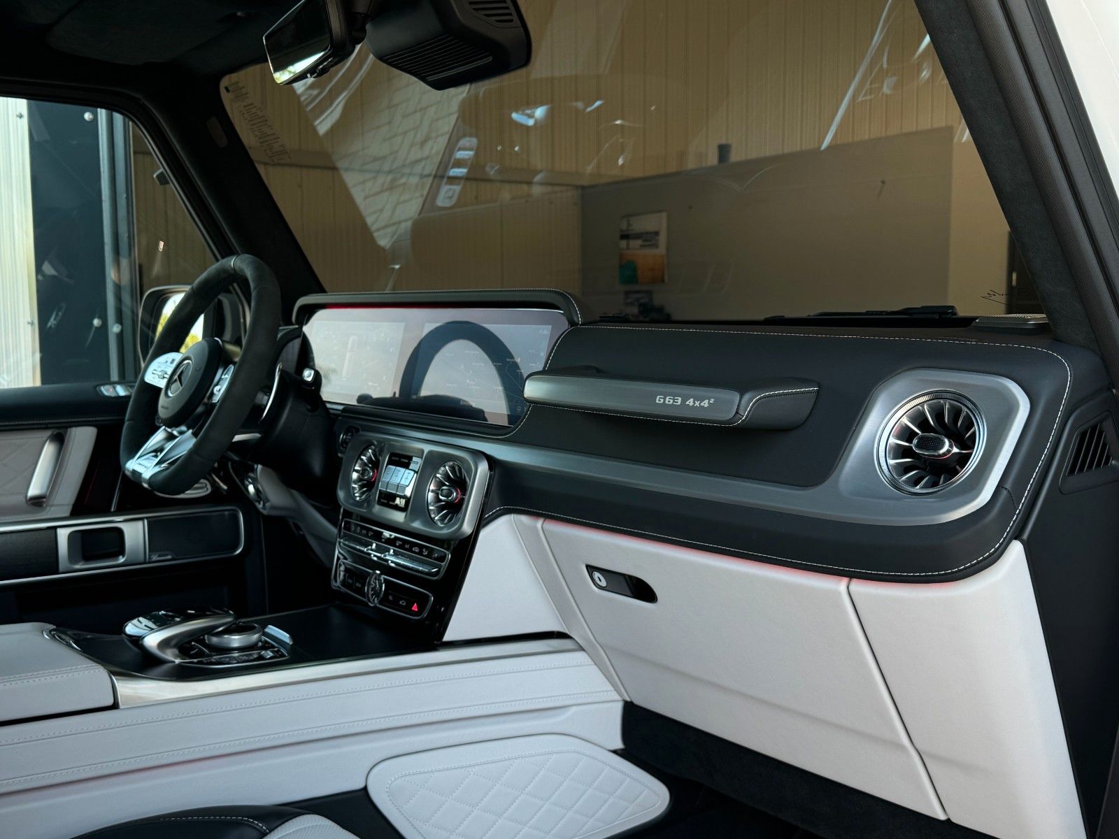 Mercedes-Benz G 63 AMG 4x4² - Samsaru's Car Outlet