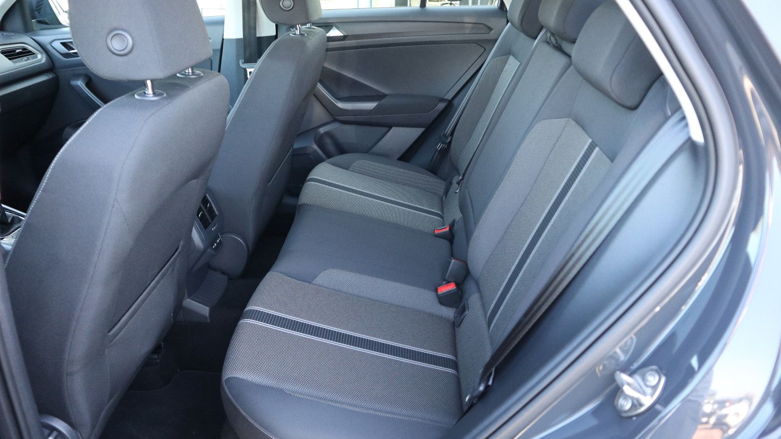 Volkswagen T-Roc Style 2.0 TDI - Samsaru's Car Outlet