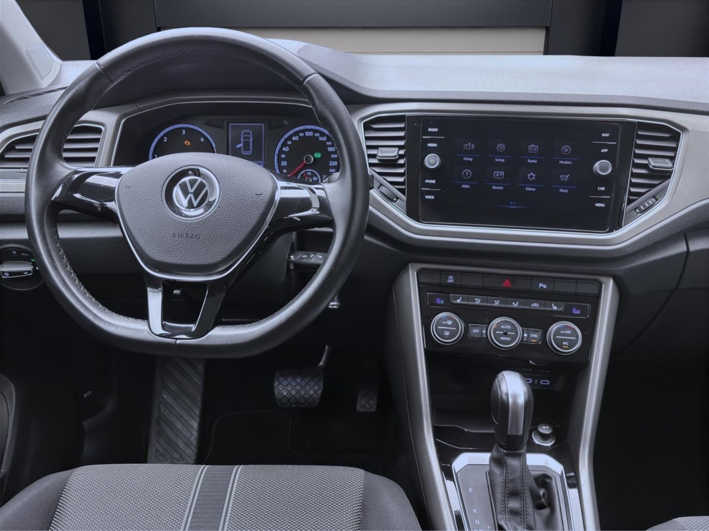 Volkswagen T-Roc 2.0 TDI DSG STYLE - Samsaru's Car Outlet