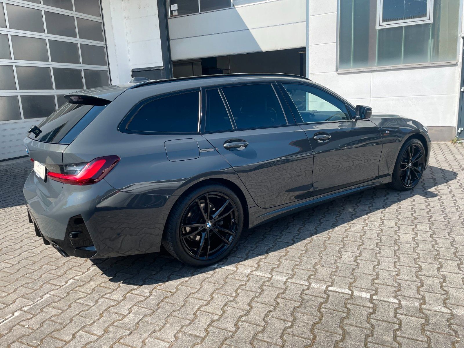 BMW 320d xDrive M-Sport - Samsaru's Car Outlet