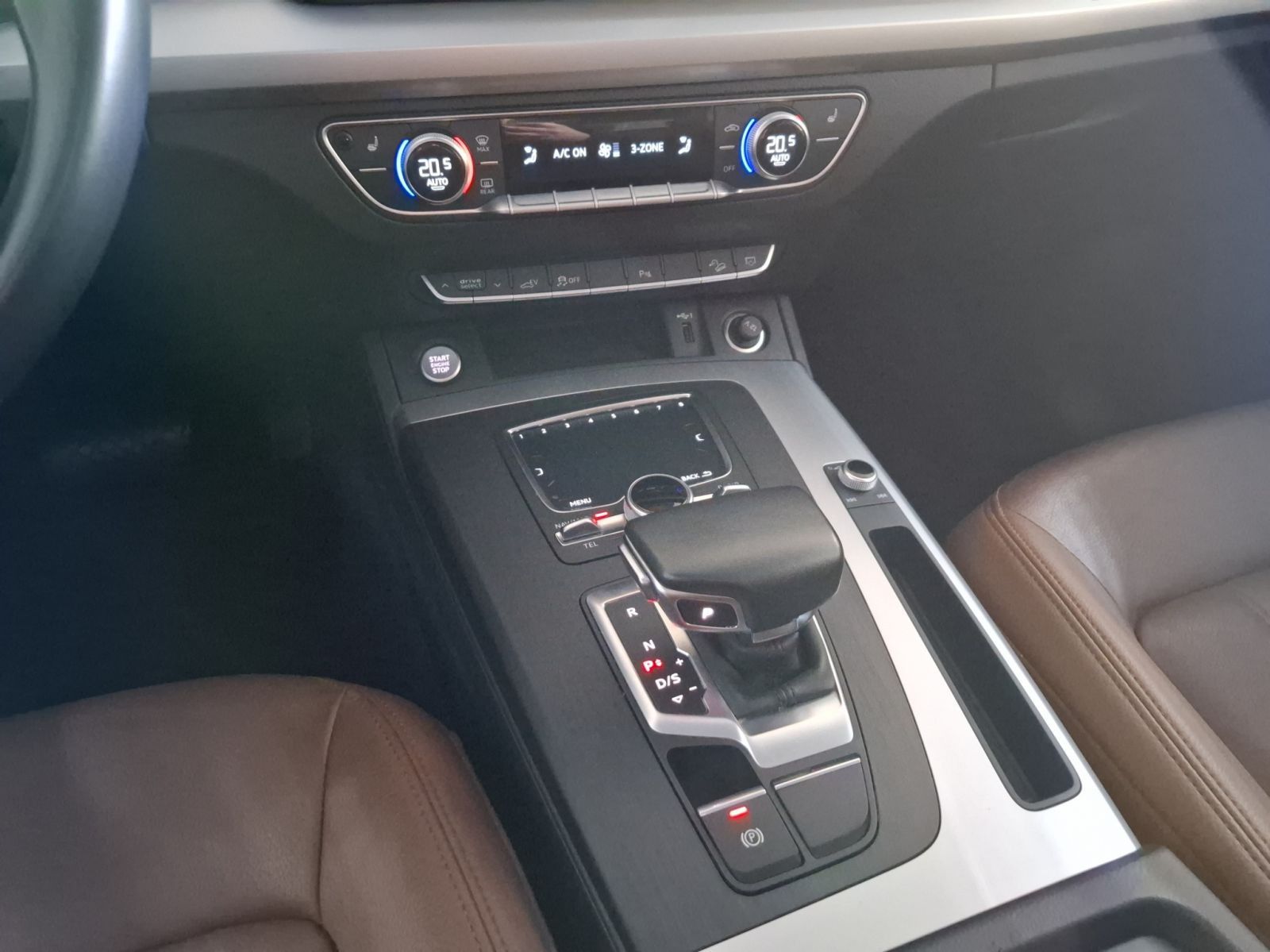 Audi Q5 TFSI e 50 e quattro S tronic - Samsaru's Car Outlet