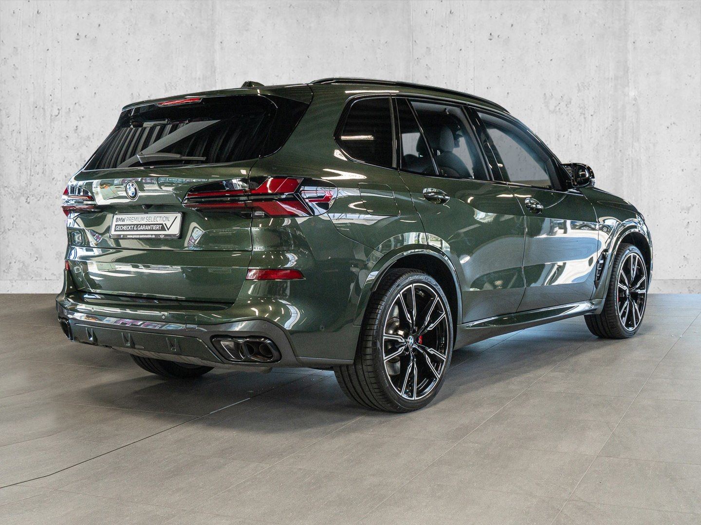 BMW X5 M60i xDrive INDIVIDUAL AHK PANO Sthzg Harman/