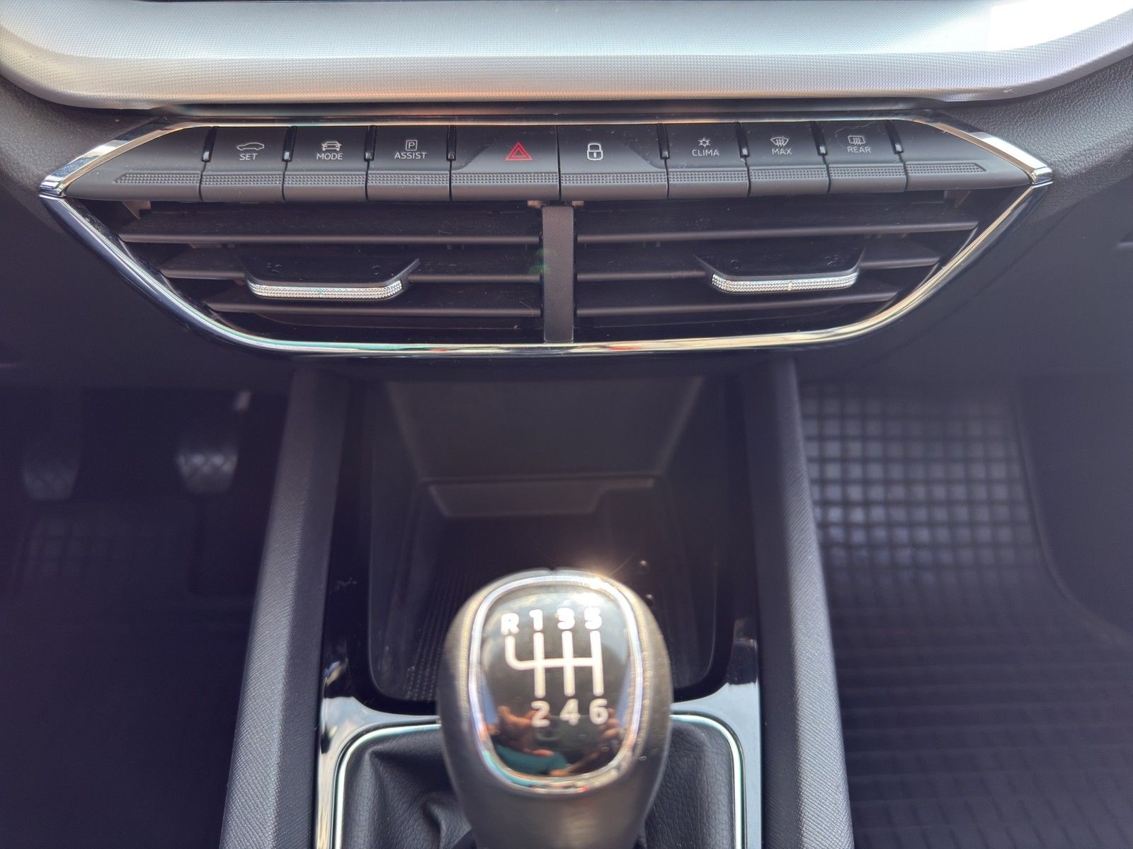 Skoda Octavia Combi 1.5TSI First Edition - Samsaru's Car Outlet