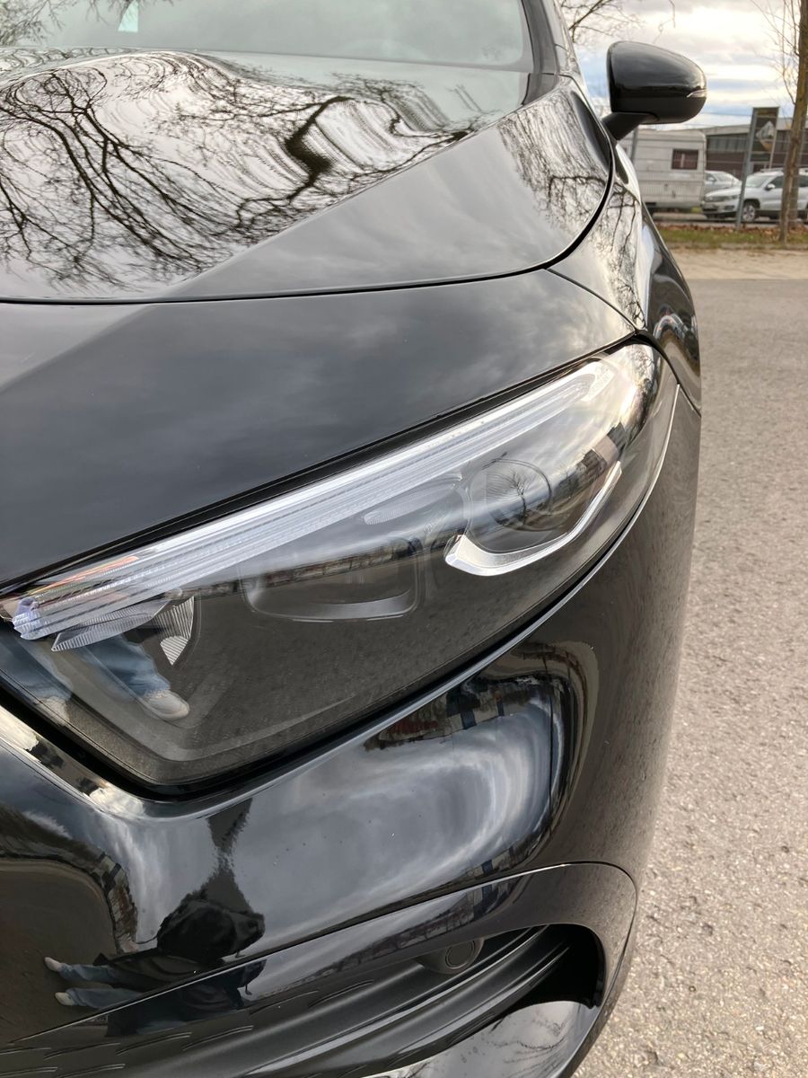 Mercedes-Benz A 250 e AMG LINE - Samsaru's Car Outlet