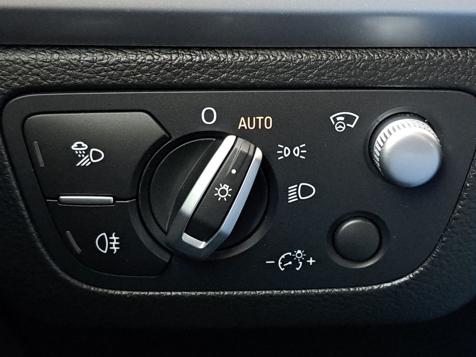 Audi Q5 S line 40 TDI quattro S tronic AHK PANO HEAD