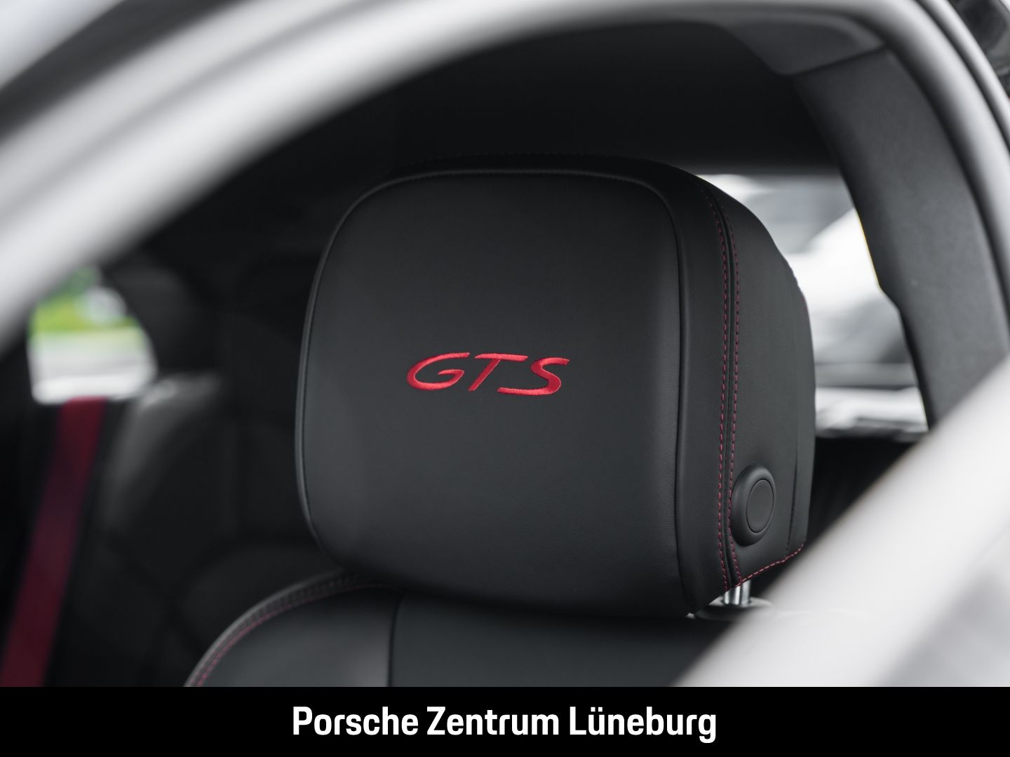 Porsche Macan GTS - Samsaru's Car Outlet
