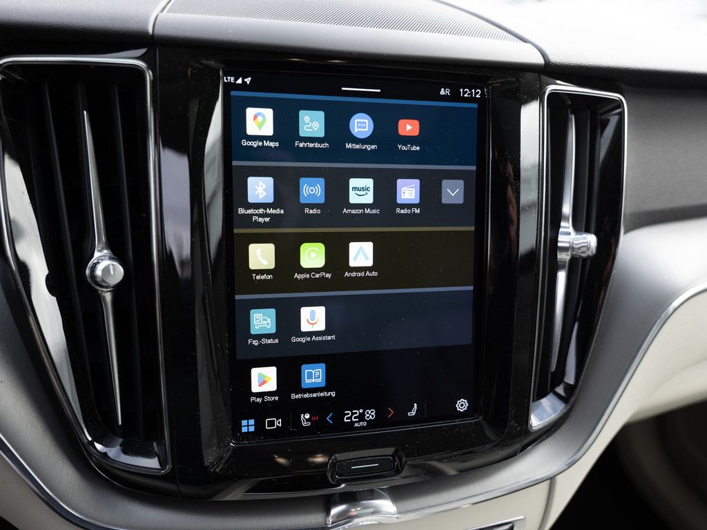 Volvo XC60 B4 Momentum Pro AWD STANDHZ LED PANO 360°