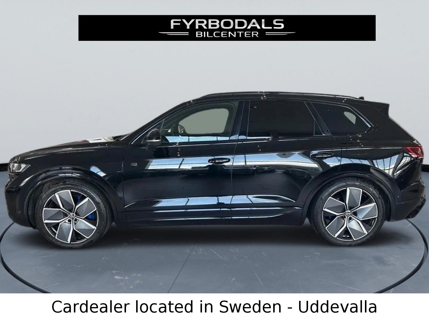 Volkswagen Touareg R 3.0 TSI V6 eHybrid 4Motion - Samsaru's Car Outlet