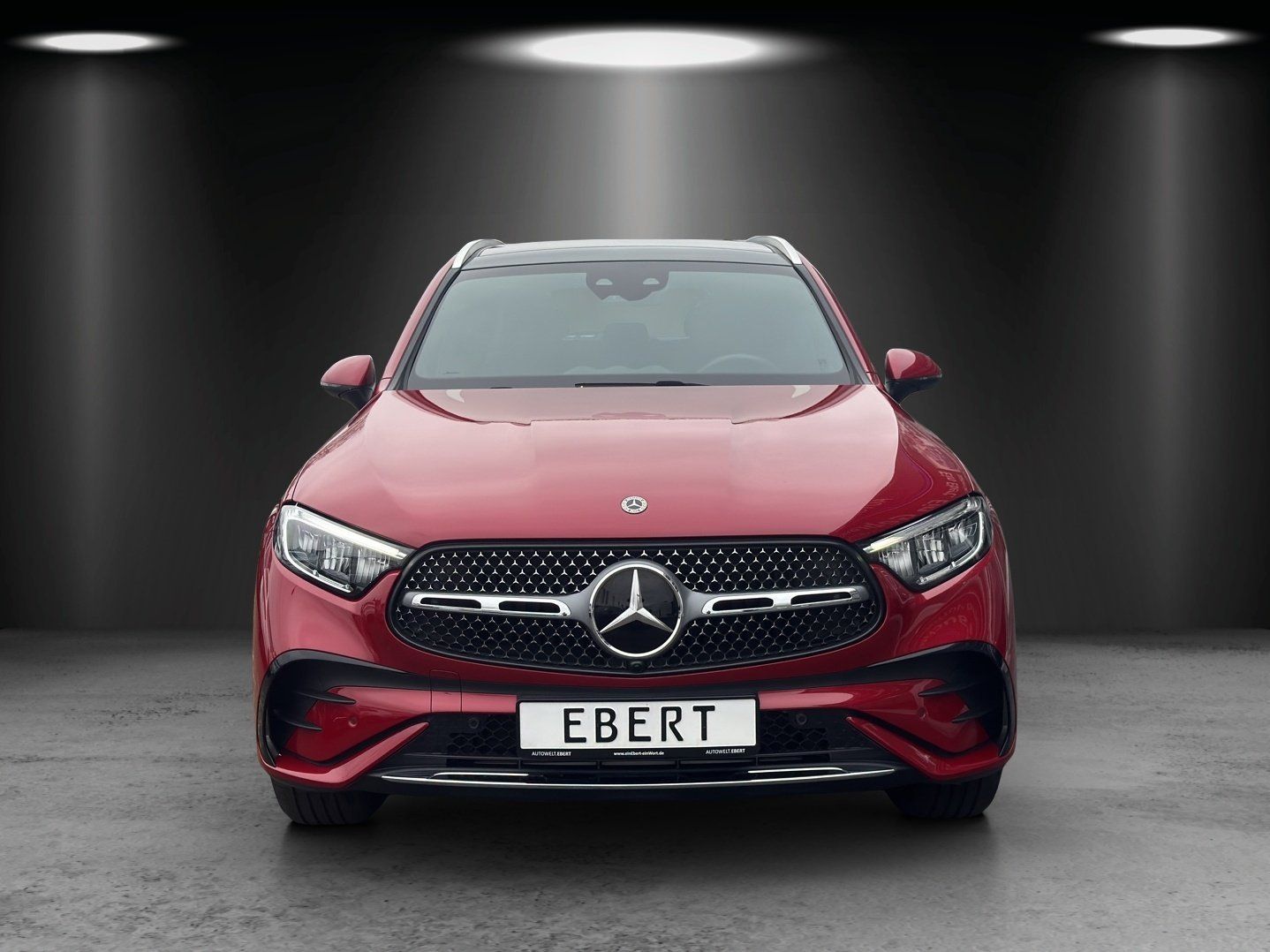 Mercedes-Benz GLC300 AMG Advan DISTRO Pano AHK Masage AIRMATIC