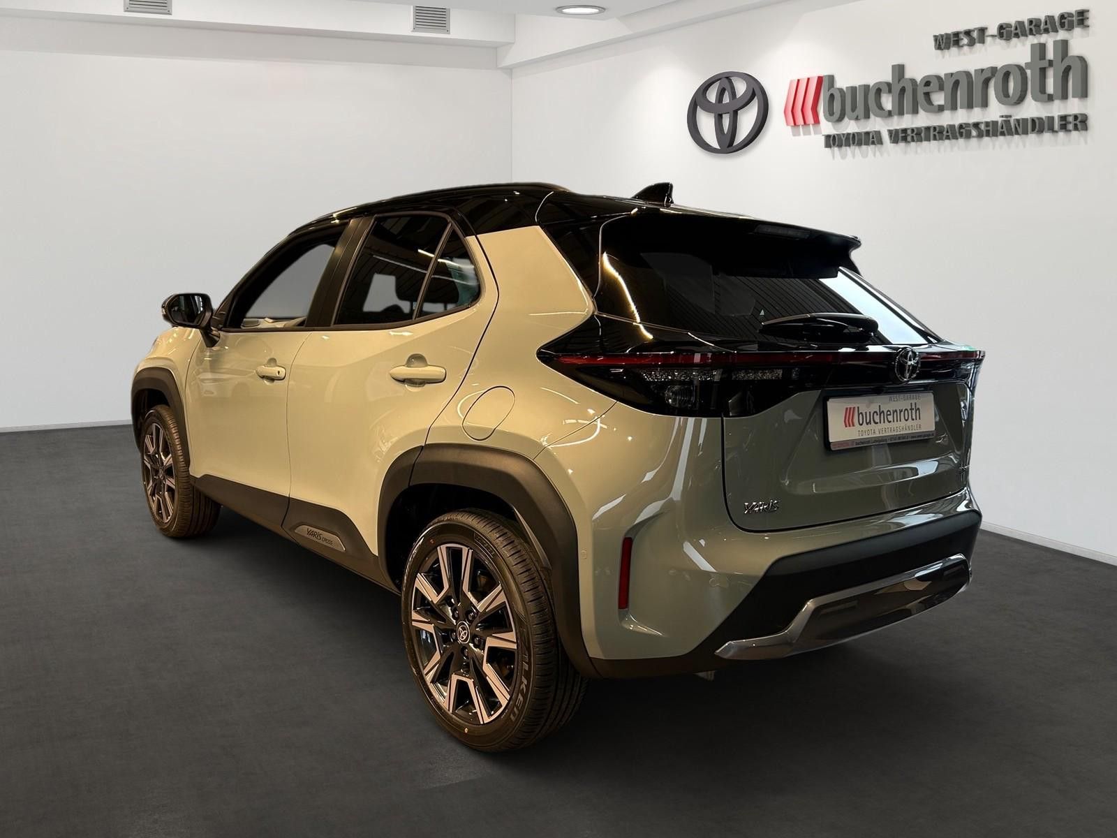 Toyota Yaris Cross Hybrid FWD Style Plus + Head Up + JB