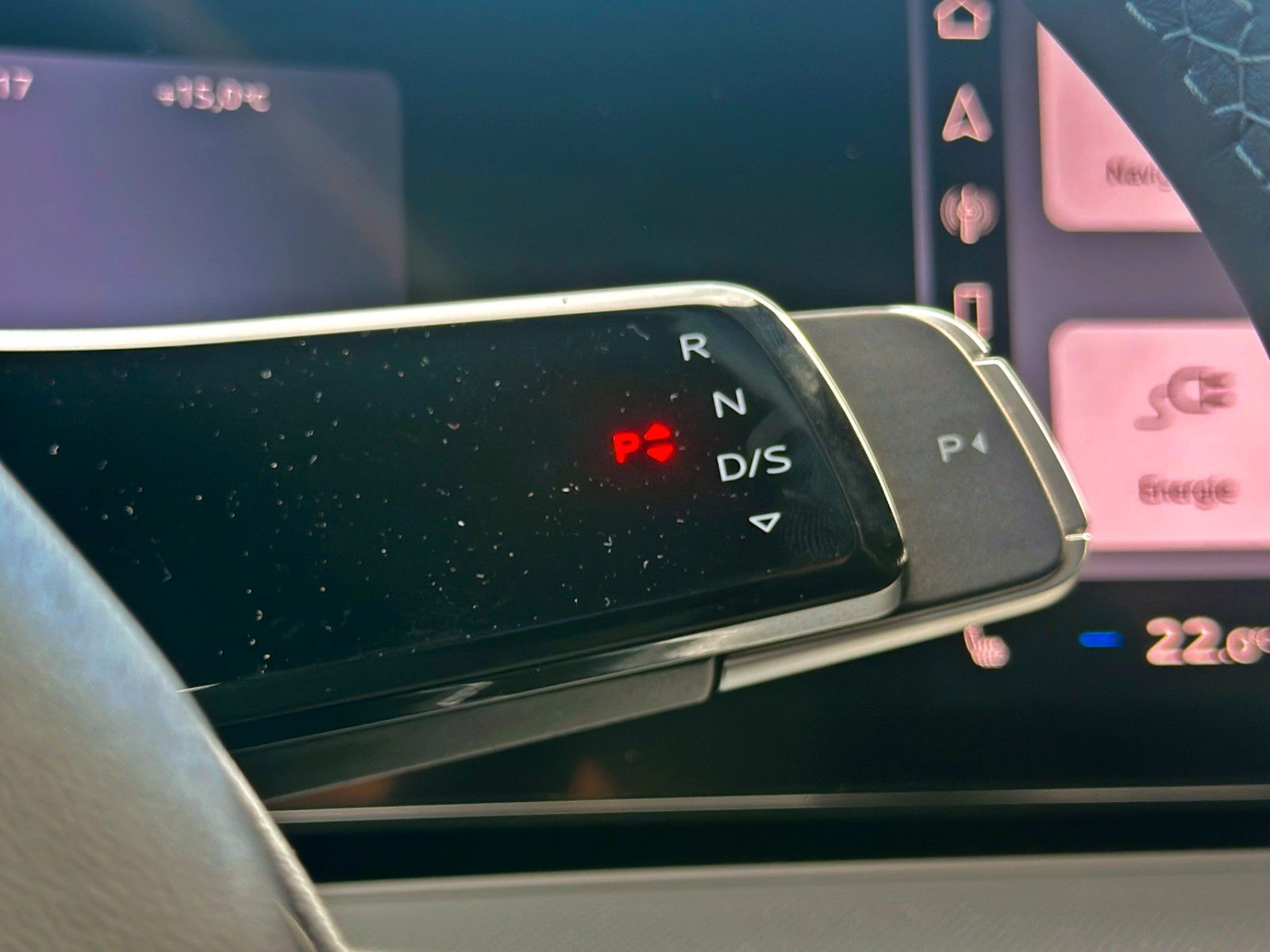 Audi Q3 SUV e-hybrid AHK S-LINE PANO TECH PRO MATRIX