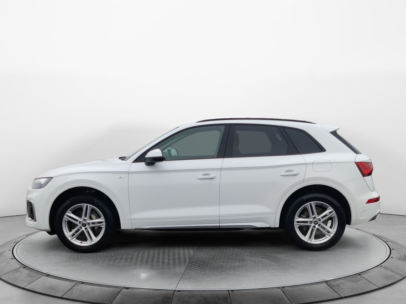 Audi Q5 55 TFSI e q. S-Tronic S-Line - Samsaru's Car Outlet