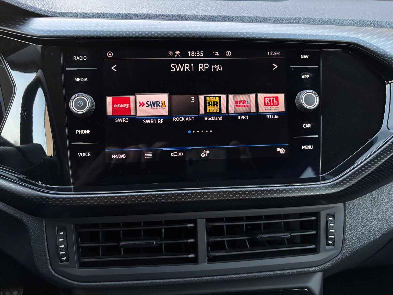 Volkswagen T-Cross Life - Samsaru's Car Outlet