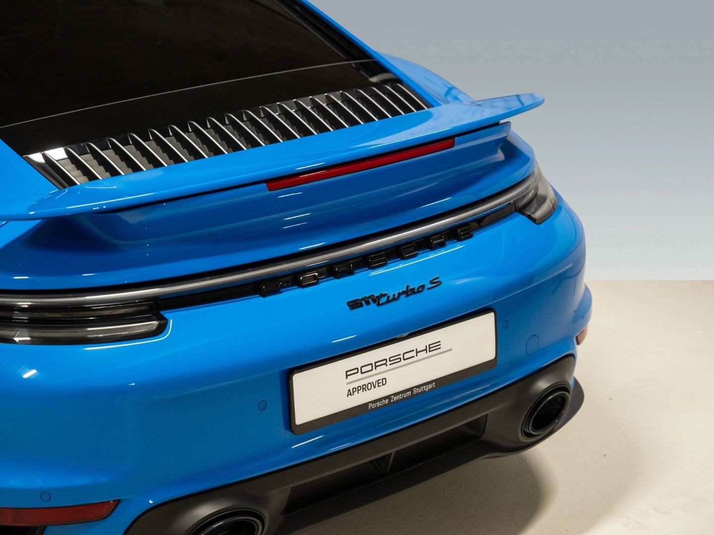 Porsche 992 Turbo S Burmester InnoDrive PCCB Lift-VA