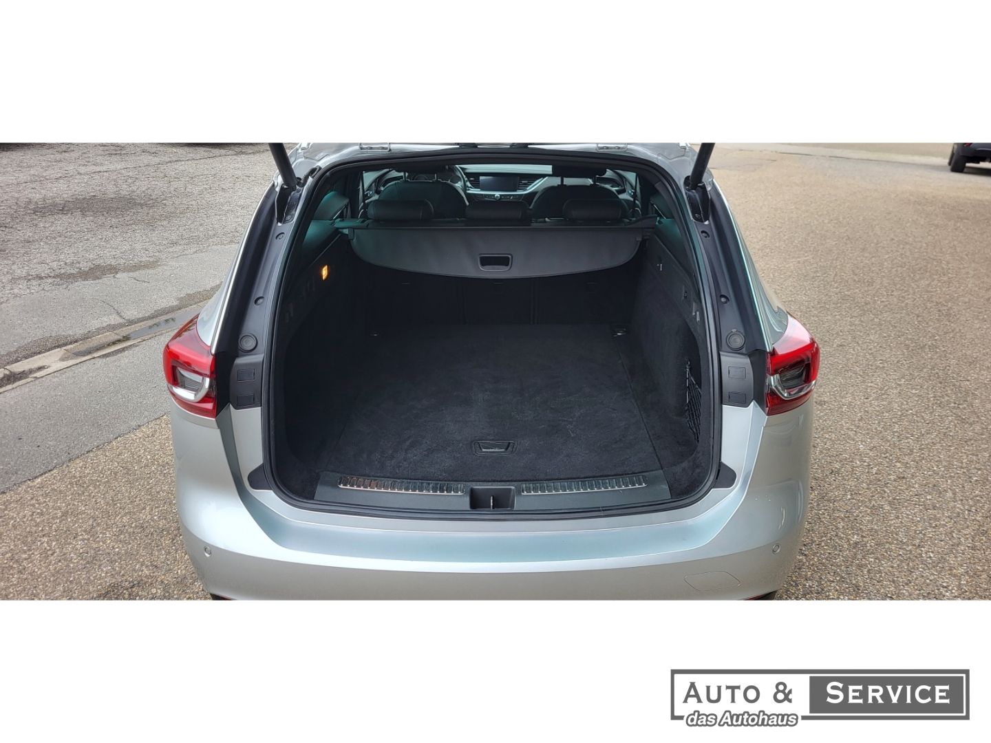 Opel Insignia B Sports T. - Samsaru's Car Outlet