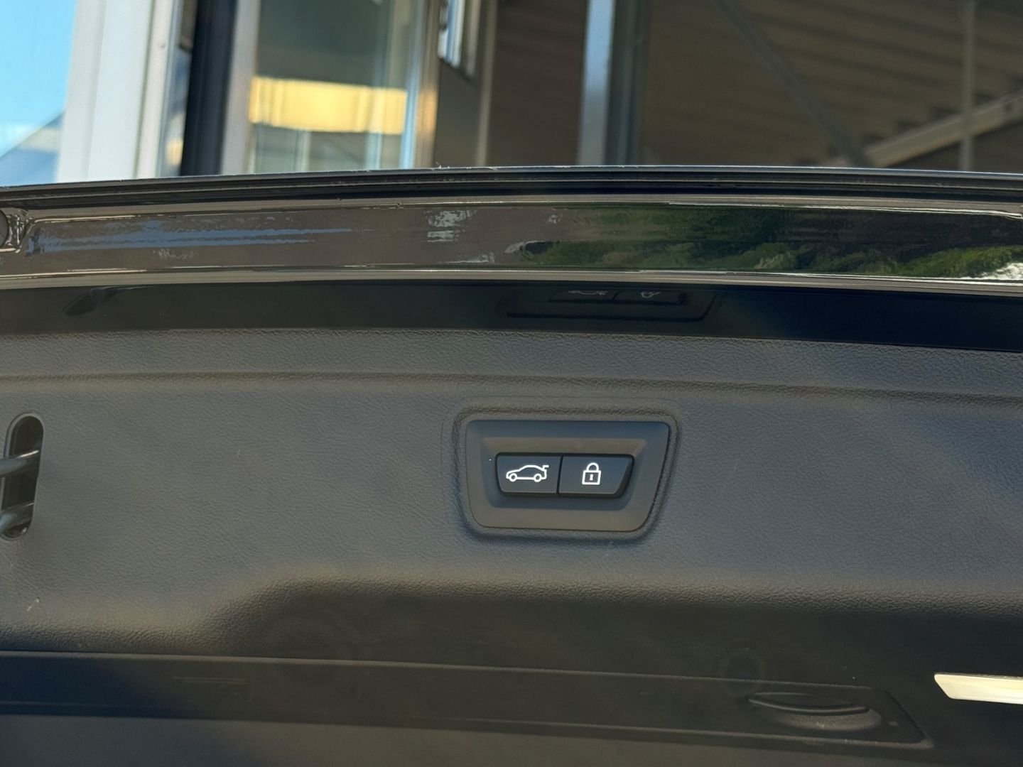 BMW 330 e Touring M SPORT - Samsaru's Car Outlet