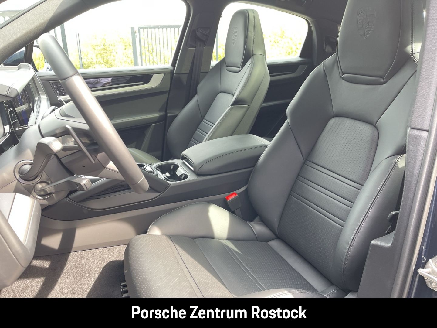 Porsche Cayenne E-Hybrid Coupe Panorama Surround-View