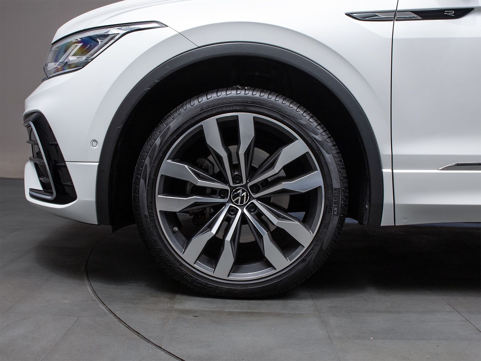 Volkswagen Tiguan Allspace R-Line 4M 7-Sitzer 360°MEGAVOLL