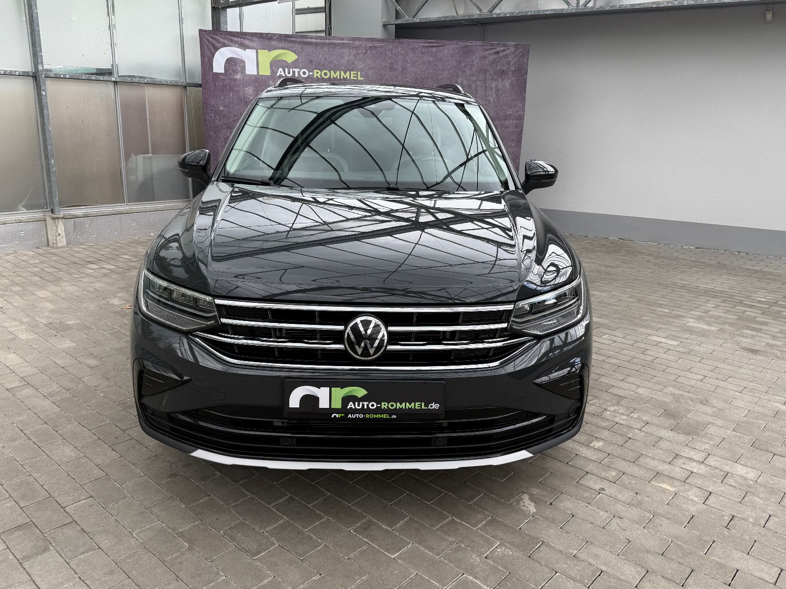 Volkswagen Tiguan TDI DSG 4m Urban Sport - Samsaru's Car Outlet