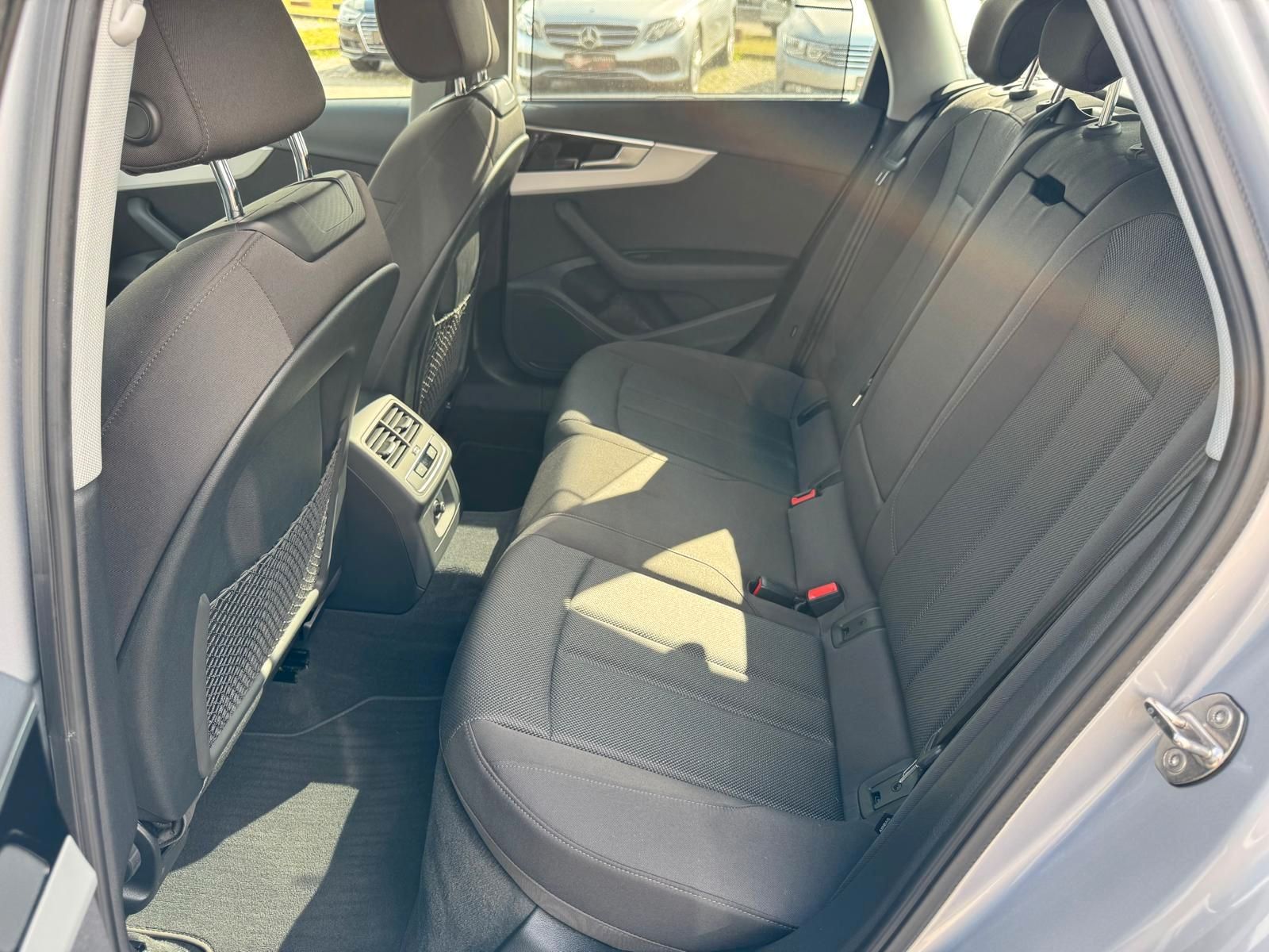 Audi A4 Avant 35 TDI S-TRONIC - Samsaru's Car Outlet