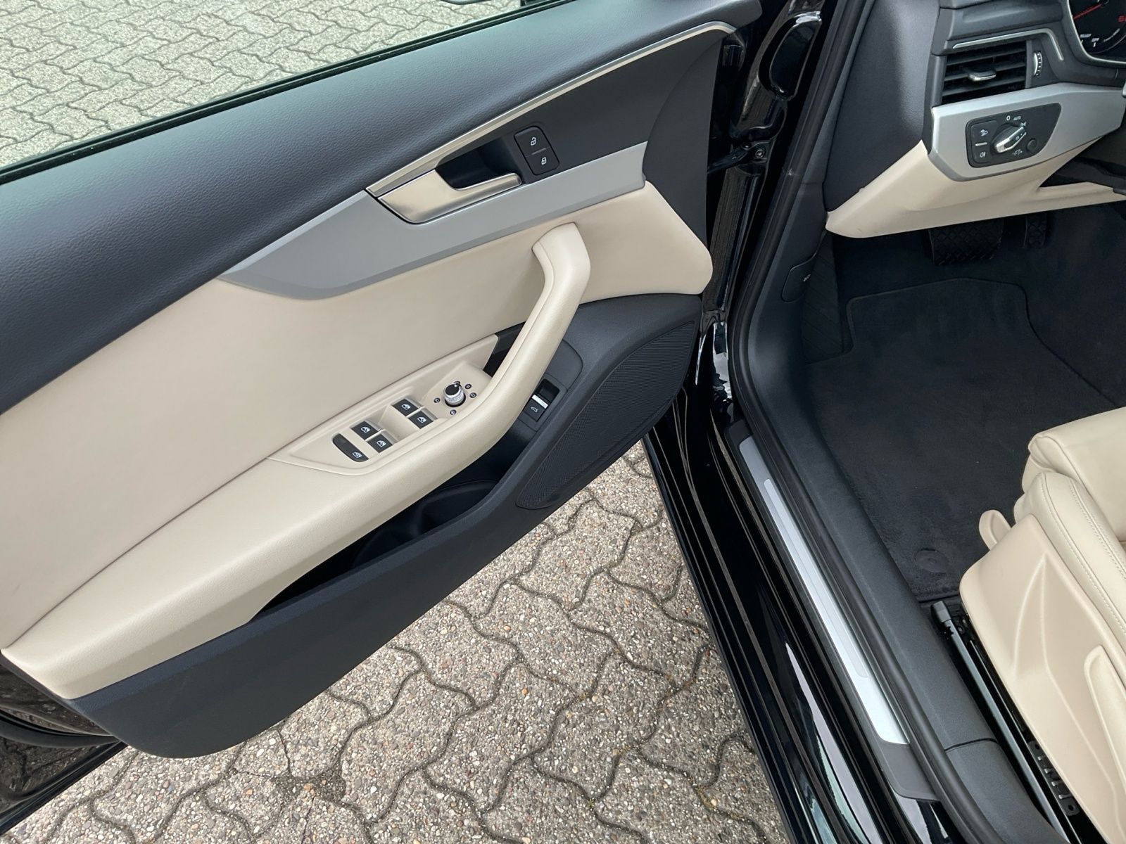 Audi A4 Avant 35 TDI S tronic advanced - Samsaru's Car Outlet