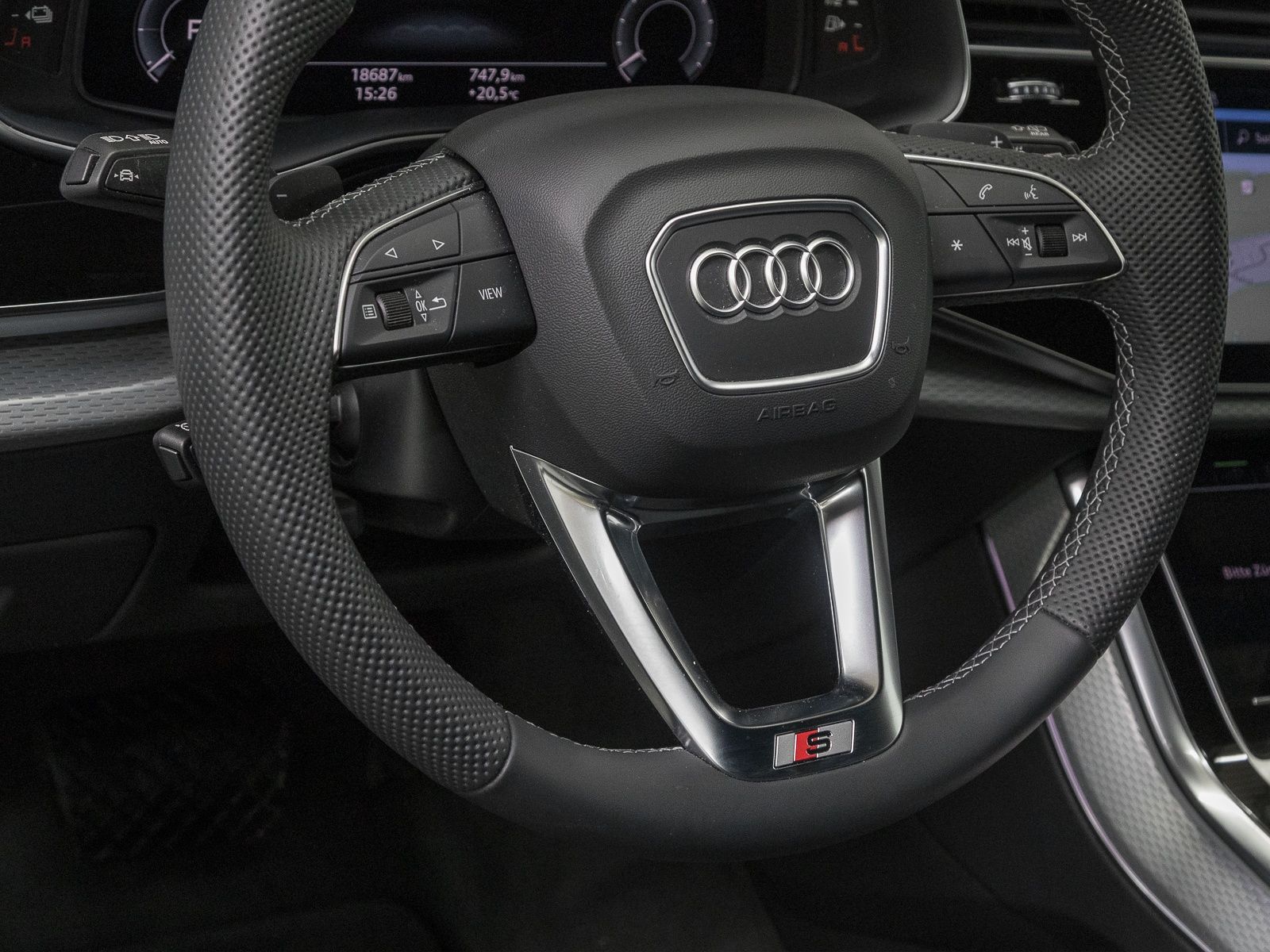 Audi Q7 60 TFSIe Q NP121 LM22 PANO RAUTE HD-MATRIX