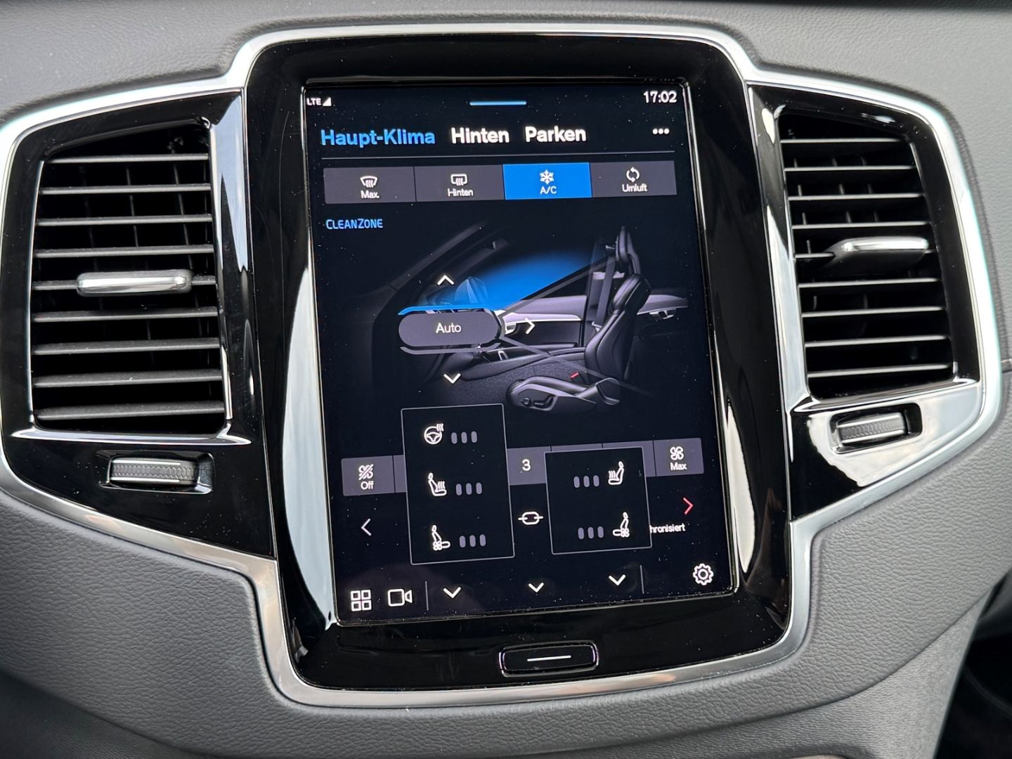 Volvo XC90 T8 Recharge Plus Dark Sitzlüftung AWD 7-Stz