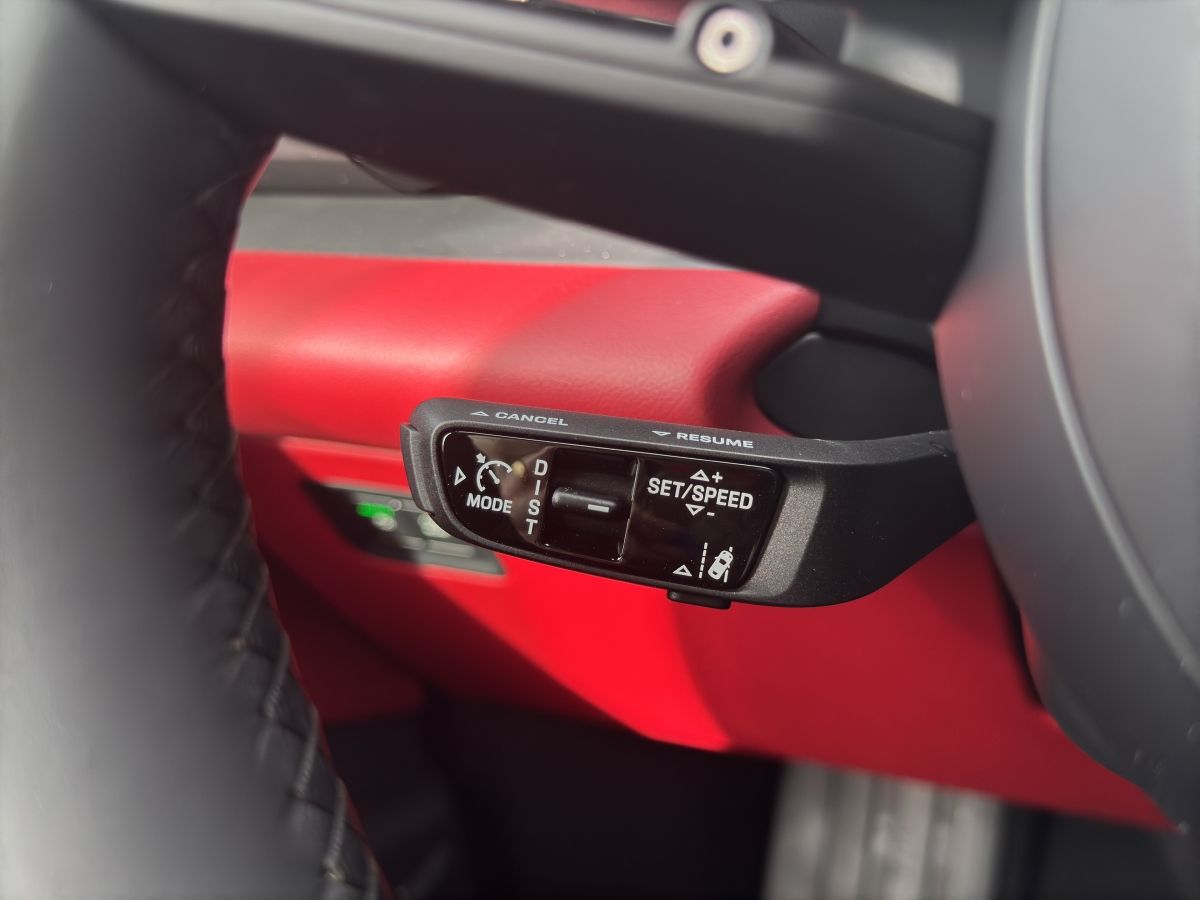Porsche Macan 4 - Samsaru's Car Outlet