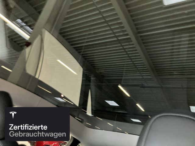 Tesla Model Y Rear-Wheel Drive