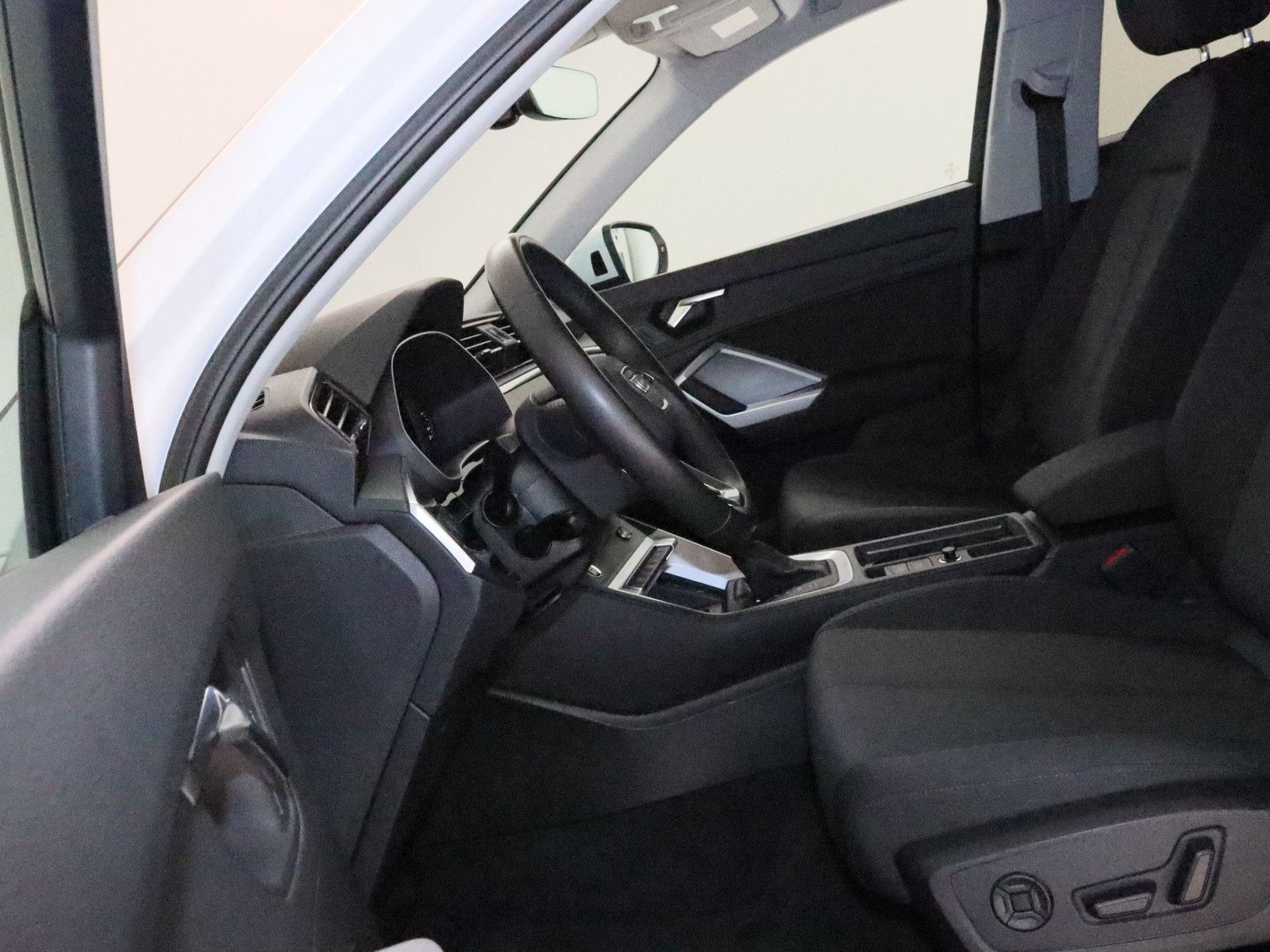 Audi Q3 40 TDI quattro S line - Samsaru's Car Outlet
