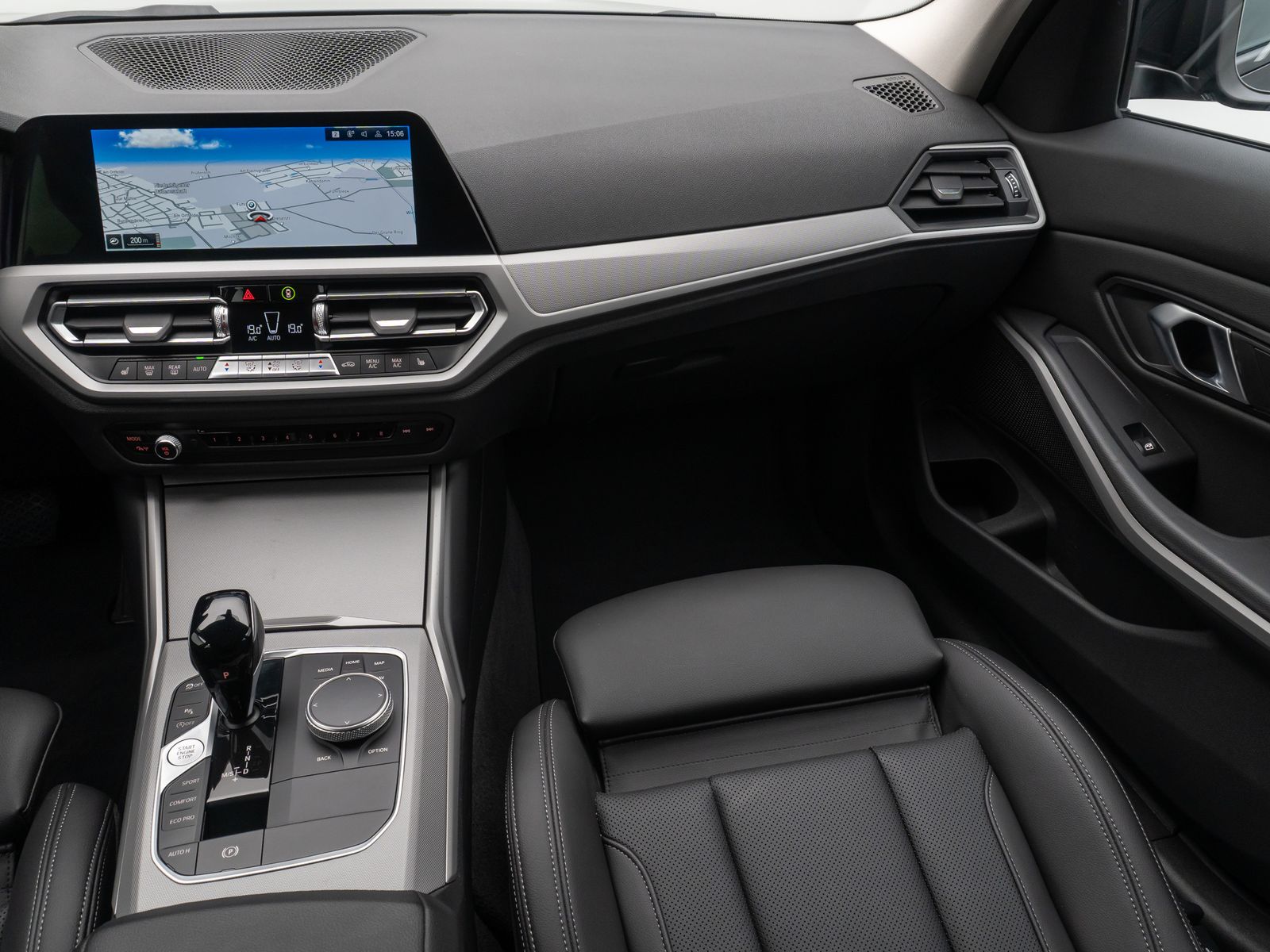 BMW 320i Sport - Samsaru's Car Outlet