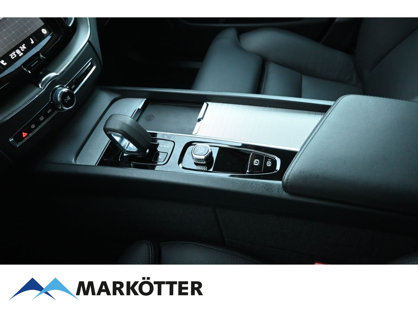 Volvo XC60 T8 Recharge Plus AWD - Samsaru's Car Outlet