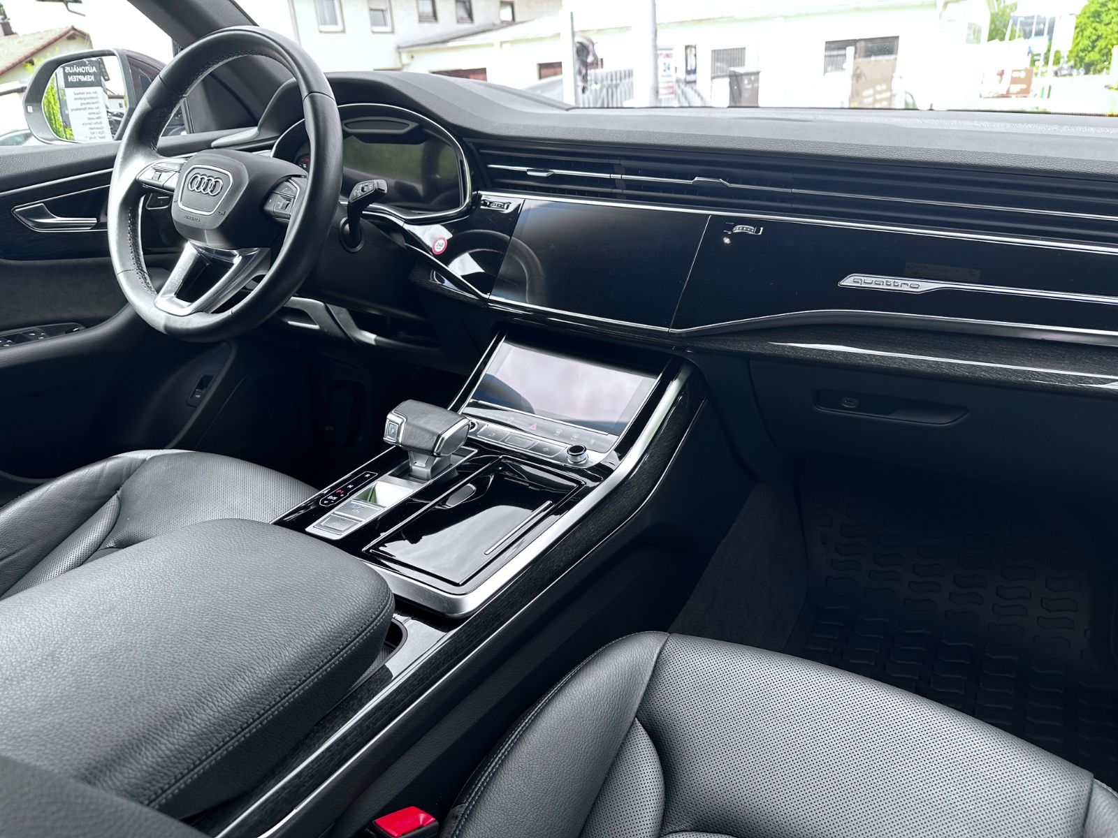 Audi Q8 50 TDI quattro S-Line - Samsaru's Car Outlet