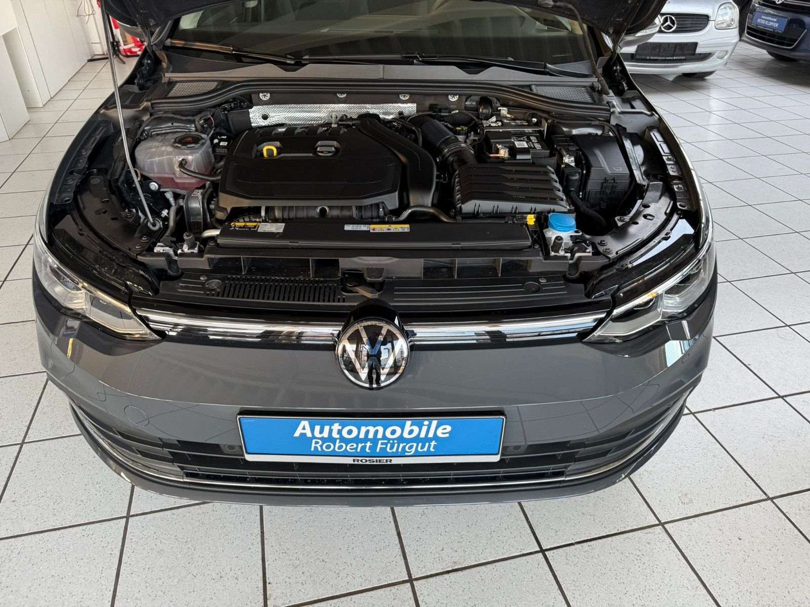 Volkswagen Golf VIII Lim. Style - Samsaru's Car Outlet
