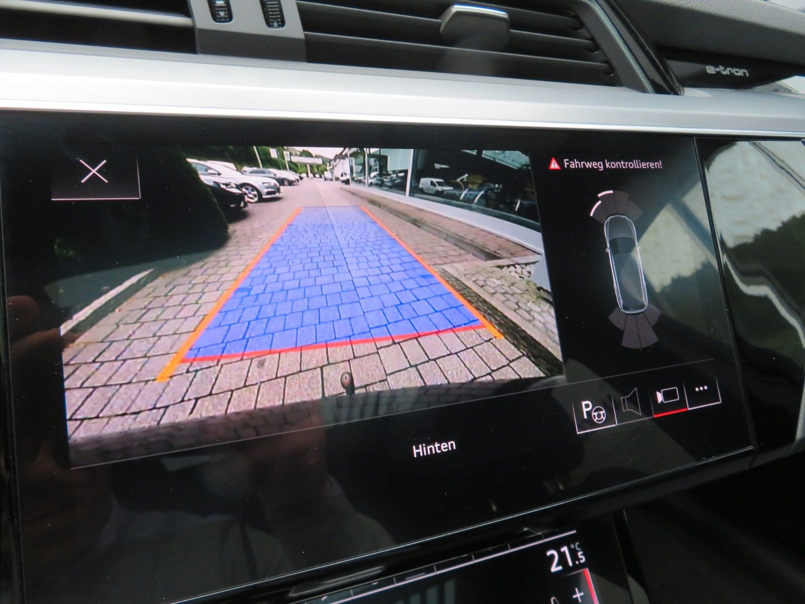 Audi e-tron 55 S-LINE AHK PANO ACC S-LINE UPE 103