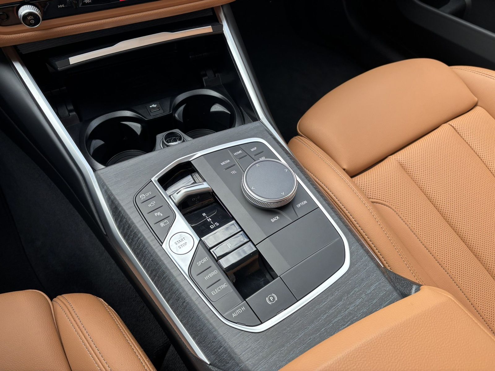 BMW 330e xDrive TOURING M SPORT AHK PANO AKUSTIK  E-