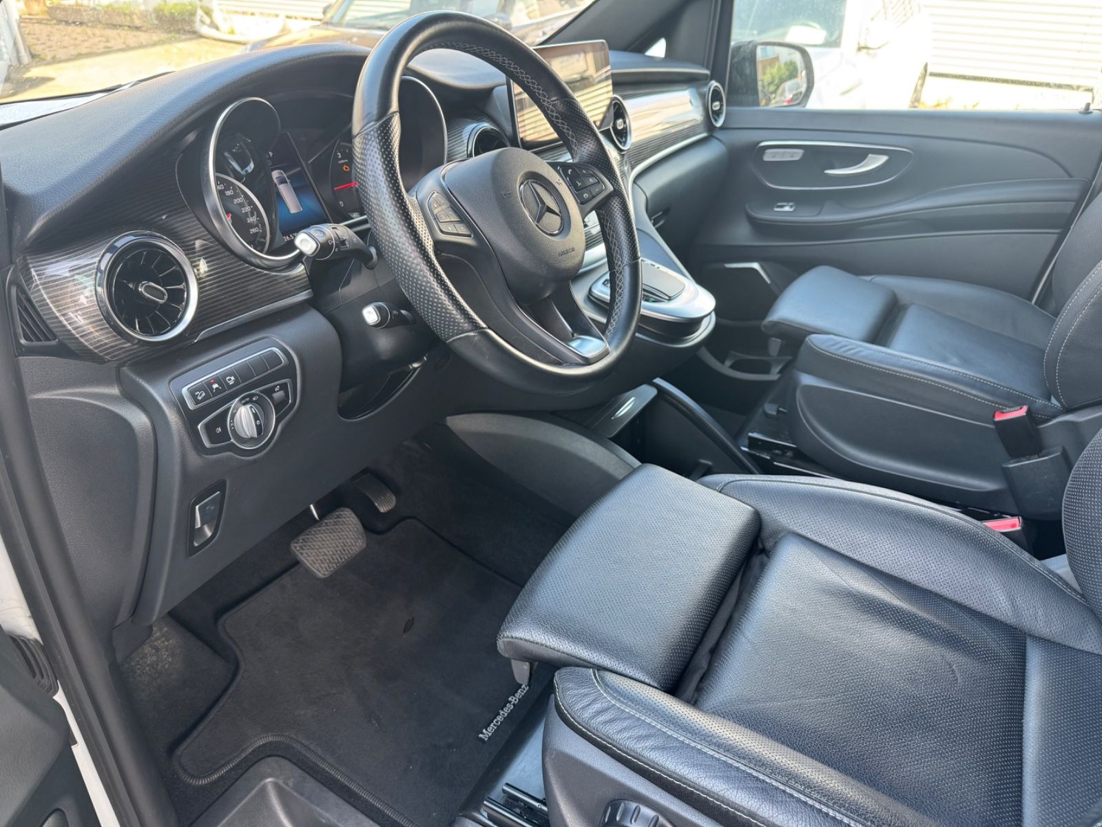 Mercedes-Benz V 300 d 4Ma Edition - Samsaru's Car Outlet