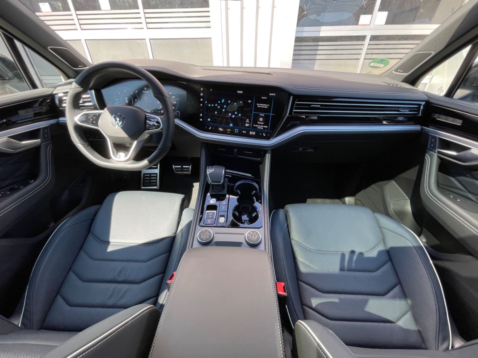 Volkswagen Touareg 3.0TDI R-Line Massage AHK Nachtsicht 360